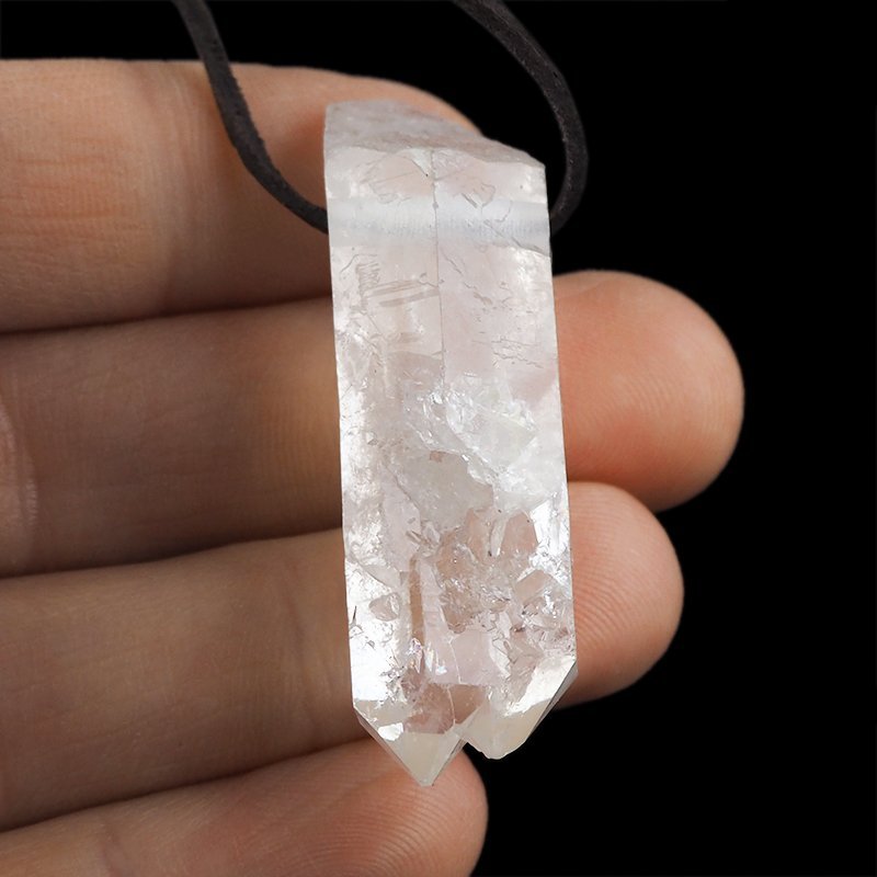 KRYSZTAŁ GÓRSKI - WISIOREK - KRYSZTAŁ NA RZEMYKU - 48 mm