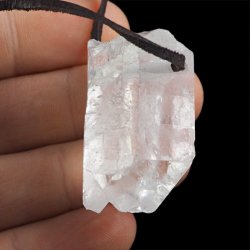 KRYSZTAŁ GÓRSKI - WISIOREK - KRYSZTAŁ NA RZEMYKU - 35 mm