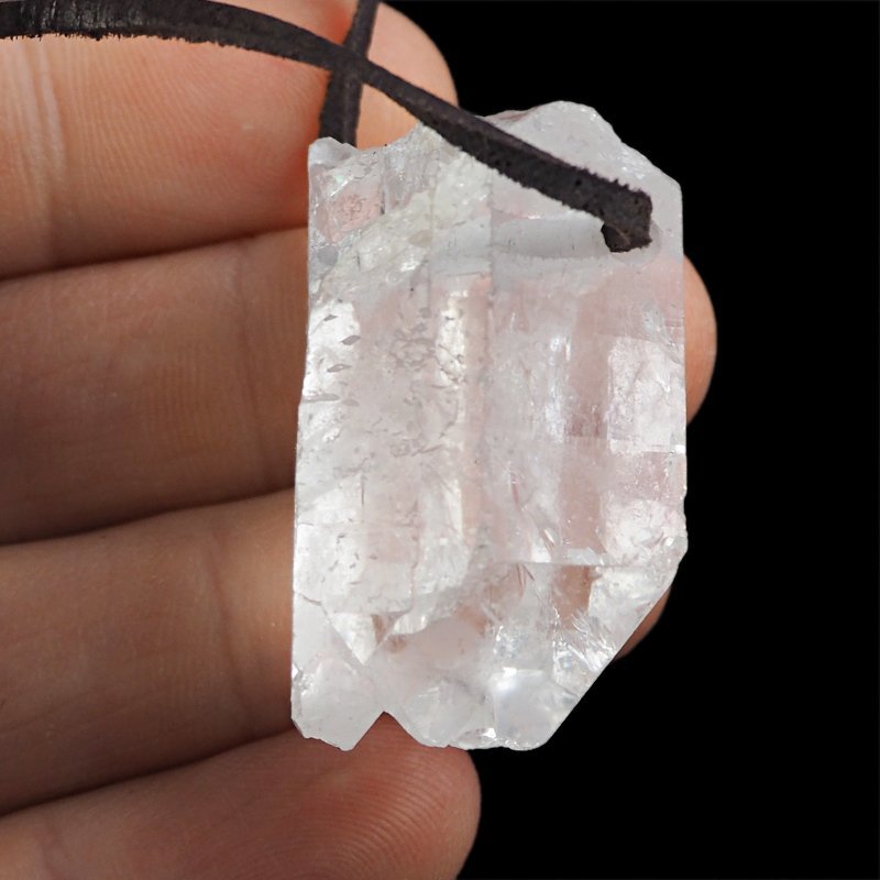 KRYSZTAŁ GÓRSKI - WISIOREK - KRYSZTAŁ NA RZEMYKU - 35 mm