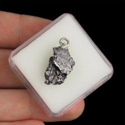 Campo del Cielo - WISIOREK Z METEORYTEM - 23 mm - ARGENTYNA