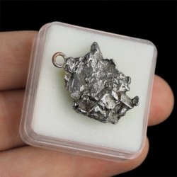 Campo del Cielo - WISIOREK Z METEORYTEM - 29 mm - ARGENTYNA