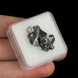 Campo del Cielo - WISIOREK Z METEORYTEM - 26 mm - ARGENTYNA