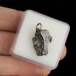 Campo del Cielo - WISIOREK Z METEORYTEM - 24 mm - ARGENTYNA