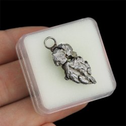 Campo del Cielo - WISIOREK Z METEORYTEM - 30 mm - ARGENTYNA