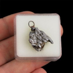 Campo del Cielo - WISIOREK Z METEORYTEM - 26 mm - ARGENTYNA