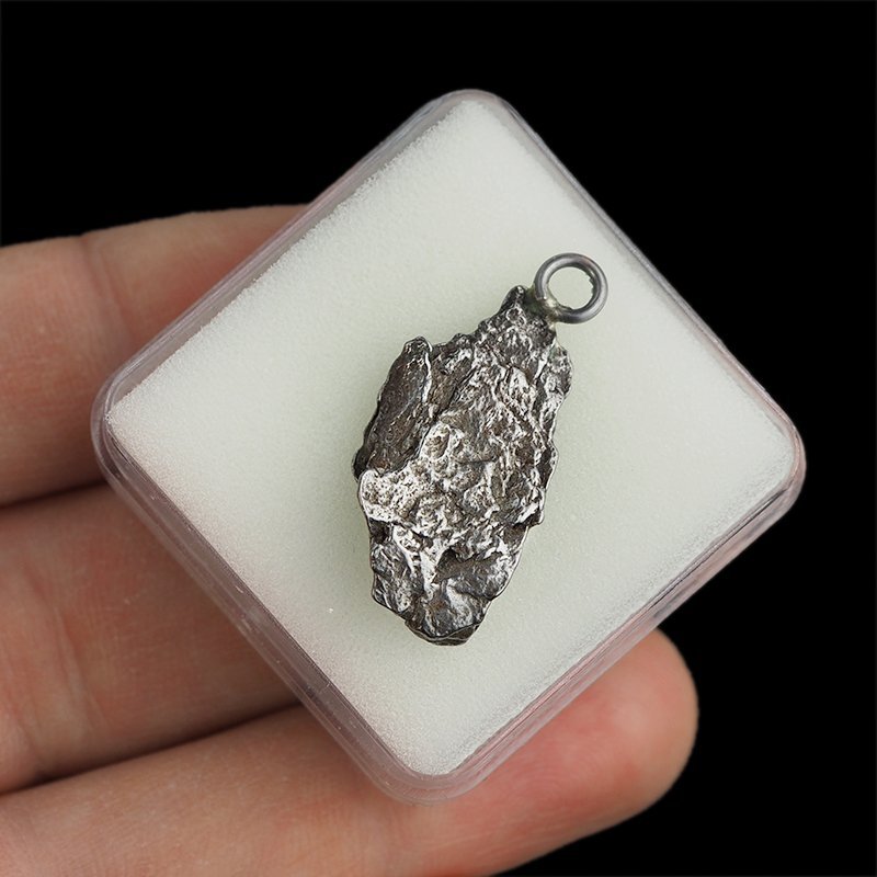 Campo del Cielo - WISIOREK Z METEORYTEM - 28 mm - ARGENTYNA