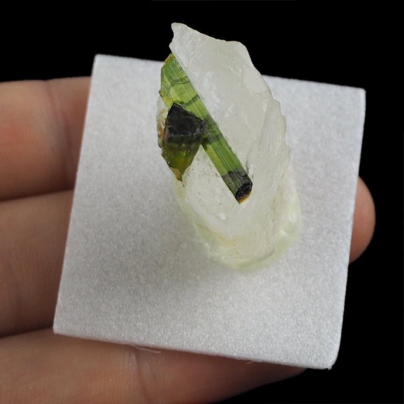 ZIELONY TURMALIN WERDELIT, KRYSZTAŁ GÓRSKI - 35 mm - BRAZYLIA