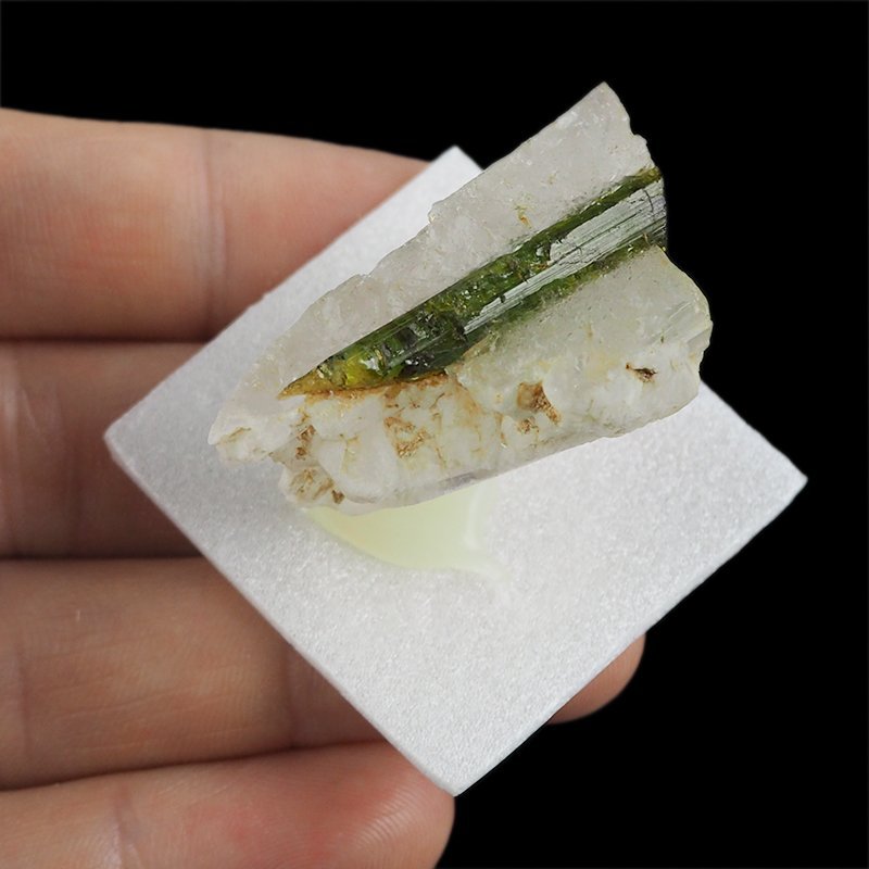 ZIELONY TURMALIN WERDELIT, KRYSZTAŁ GÓRSKI - 40 mm - BRAZYLIA