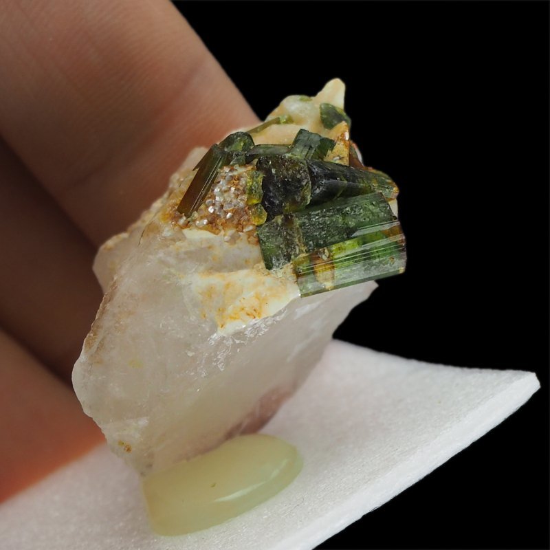 ZIELONY TURMALIN WERDELIT, KRYSZTAŁ GÓRSKI - 35 mm - BRAZYLIA