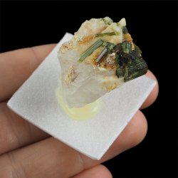 ZIELONY TURMALIN WERDELIT, KRYSZTAŁ GÓRSKI - 35 mm - BRAZYLIA