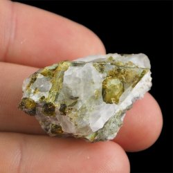 ZIELONY TURMALIN WERDELIT, KWARC - 34 mm - BRAZYLIA