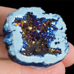 KRYSZTAŁ GÓRSKI - BLUE AURA - GEODA - 39 mm