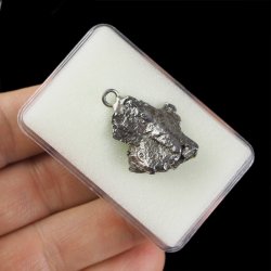 Campo del Cielo - WISIOREK Z METEORYTEM - 29 mm - ARGENTYNA