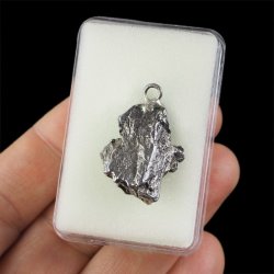 Campo del Cielo - WISIOREK Z METEORYTEM - 29 mm - ARGENTYNA