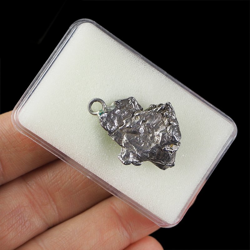 Campo del Cielo - WISIOREK Z METEORYTEM - 29 mm - ARGENTYNA