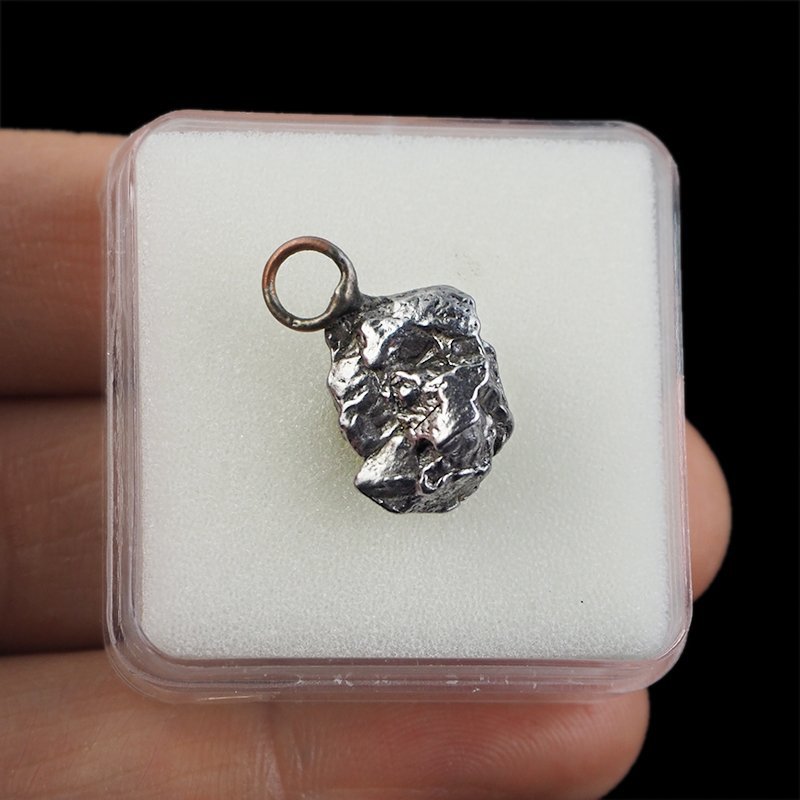 Campo del Cielo - WISIOREK Z METEORYTEM - 20 mm - ARGENTYNA