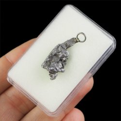 Campo del Cielo - WISIOREK Z METEORYTEM - 31 mm - ARGENTYNA