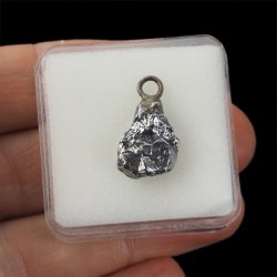 Campo del Cielo - WISIOREK Z METEORYTEM - 20 mm - ARGENTYNA