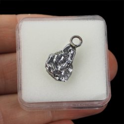 Campo del Cielo - WISIOREK Z METEORYTEM - 20 mm - ARGENTYNA