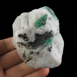 SZMARAGD W SKALE - 81 mm - BRAZYLIA