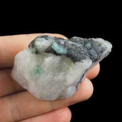 SZMARAGD W SKALE - 64 mm - BRAZYLIA