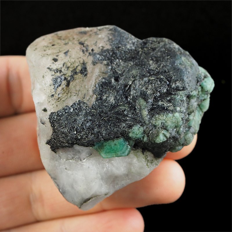 SZMARAGD W SKALE - 60 mm - BRAZYLIA