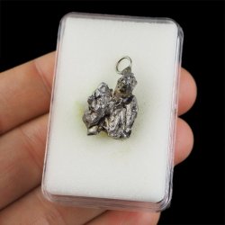 Campo del Cielo - WISIOREK Z METEORYTEM - 26 mm - ARGENTYNA