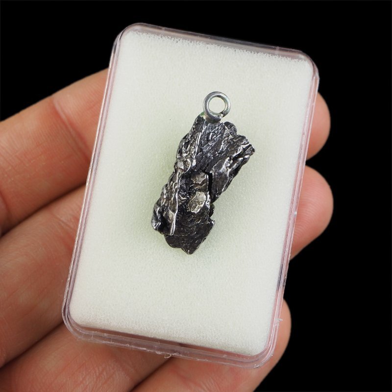 Campo del Cielo - WISIOREK Z METEORYTEM - 28 mm - ARGENTYNA