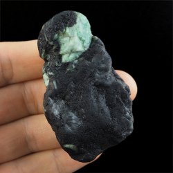 SZMARAGD W SKALE - 67 mm - BRAZYLIA