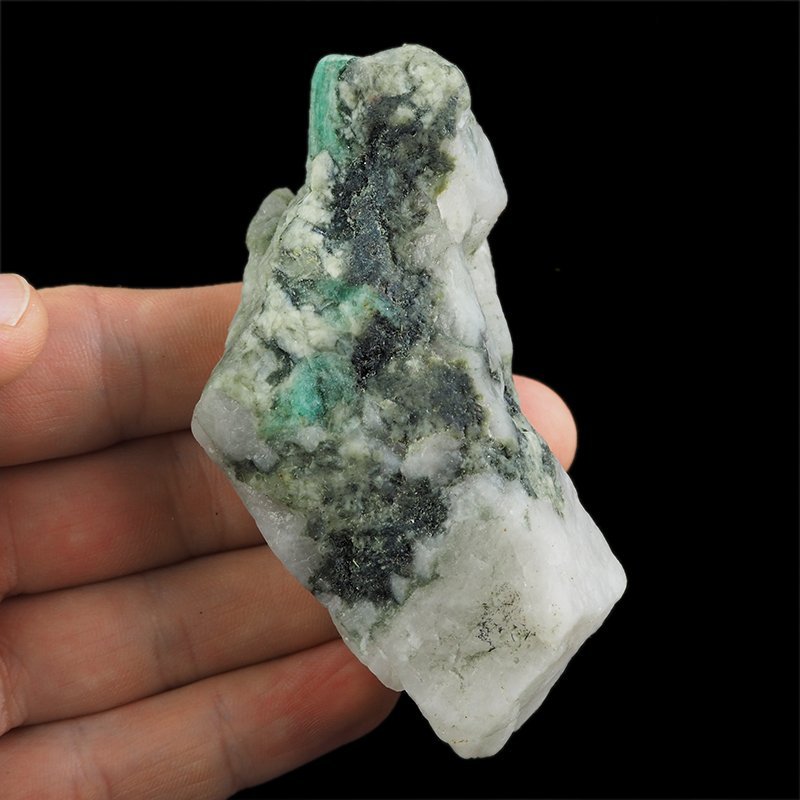 SZMARAGD W SKALE - 87 mm - BRAZYLIA