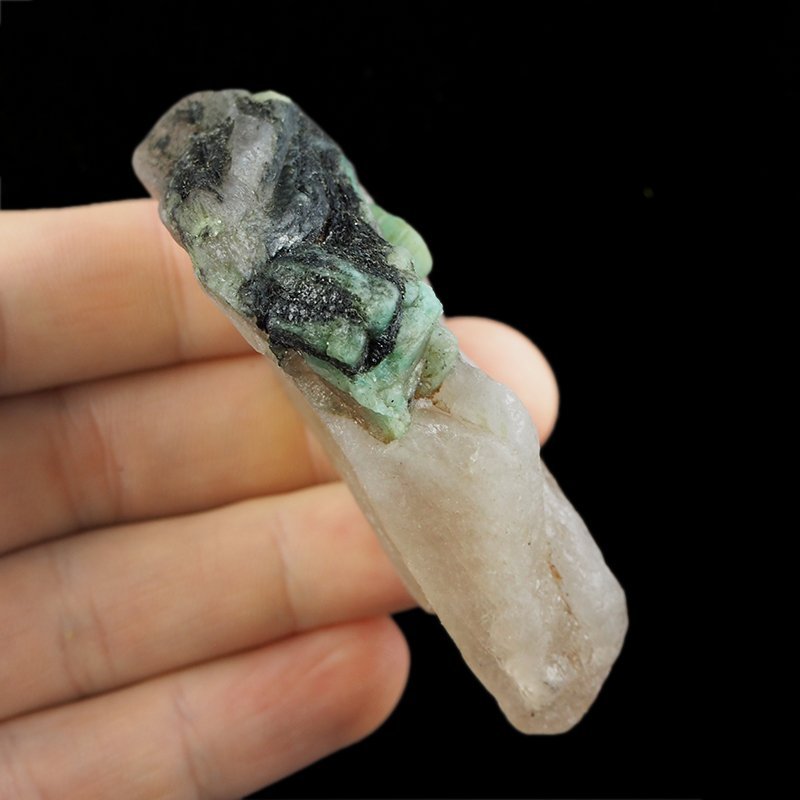 SZMARAGD W SKALE - 76 mm - BRAZYLIA