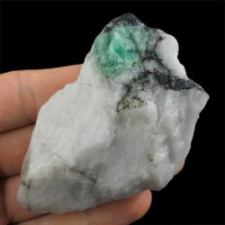 SZMARAGD W SKALE - 80 mm - BRAZYLIA