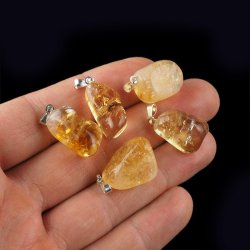 CYTRYN - WISIOREK Z NATURALNYM KAMIENIEM - 30-35 mm