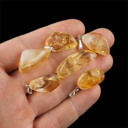 CYTRYN - WISIOREK Z NATURALNYM KAMIENIEM - 40-45 mm