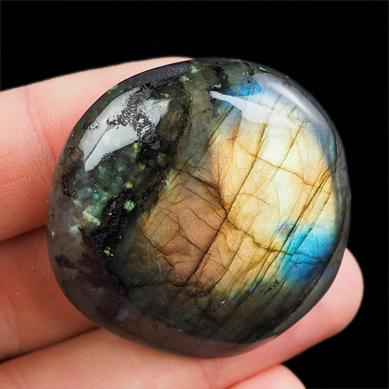 LABRADORYT - OTOCZAK - 41 mm - MADAGASKAR