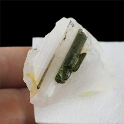 ZIELONY TURMALIN WERDELIT, KWARC - 46 mm - BRAZYLIA