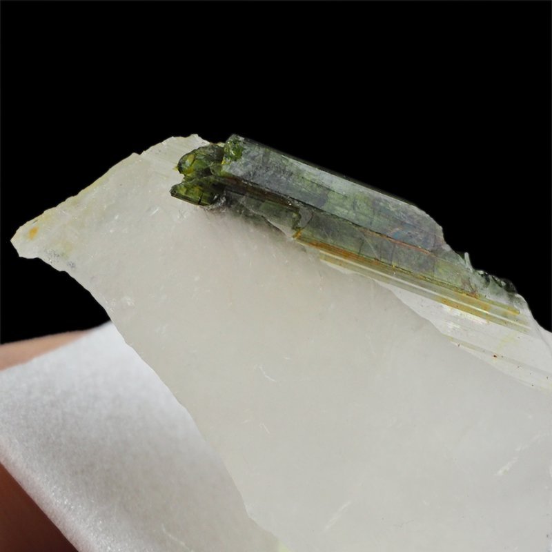 ZIELONY TURMALIN WERDELIT, KWARC - 43 mm - BRAZYLIA