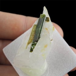 ZIELONY TURMALIN WERDELIT, KWARC - 43 mm - BRAZYLIA