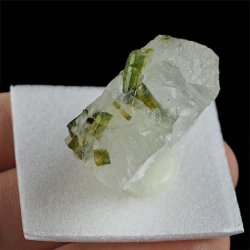 ZIELONY TURMALIN WERDELIT, KRYSZTAŁ GÓRSKI - 34 mm - BRAZYLIA