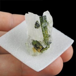 ZIELONY TURMALIN WERDELIT, KRYSZTAŁ GÓRSKI - 29 mm - BRAZYLIA