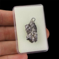 Campo del Cielo - WISIOREK Z METEORYTEM - 29 mm - ARGENTYNA