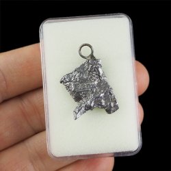 Campo del Cielo - WISIOREK Z METEORYTEM - 30 mm - ARGENTYNA