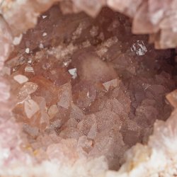 KWARC RÓŻOWY - "RÓŻOWY AMETYST", "PINK AMETHYST" - GEODA - 52 mm - ARGENTYNA