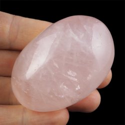 KWARC RÓŻOWY - OTOCZAK - 60 mm - MADAGASKAR