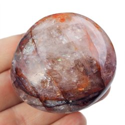KRYSZTAŁ GÓRSKI Z HEMATYTEM - OTOCZAK - 48 mm - MADAGASKAR