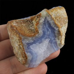 CHALCEDON BŁĘKITNY (AGAT NIEBIESKI), KRYSZTAŁ GÓRSKI - 77 mm - MALAWI