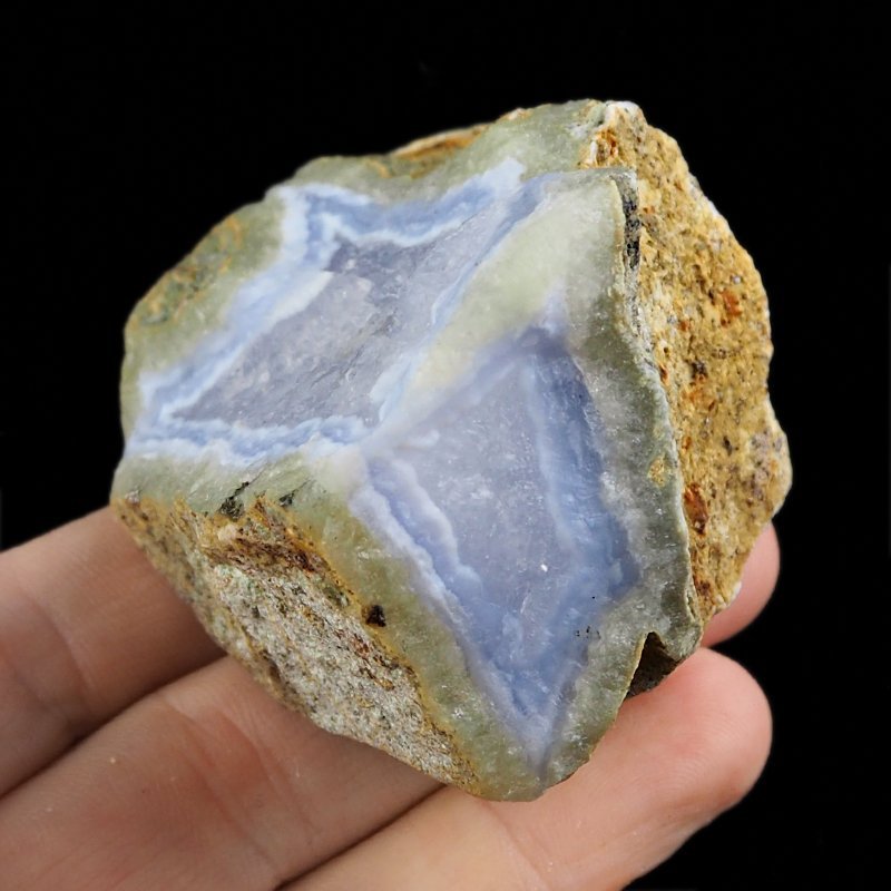 CHALCEDON BŁĘKITNY (AGAT NIEBIESKI), KRYSZTAŁ GÓRSKI - 79 mm - MALAWI
