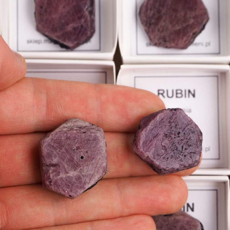 RUBIN - NATURALNY KRYSZTAŁ - 25-30 mm - TANZANIA