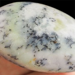 OPAL Z DENDRYTAMI - OTOCZAK 61 mm - MADAGASKAR